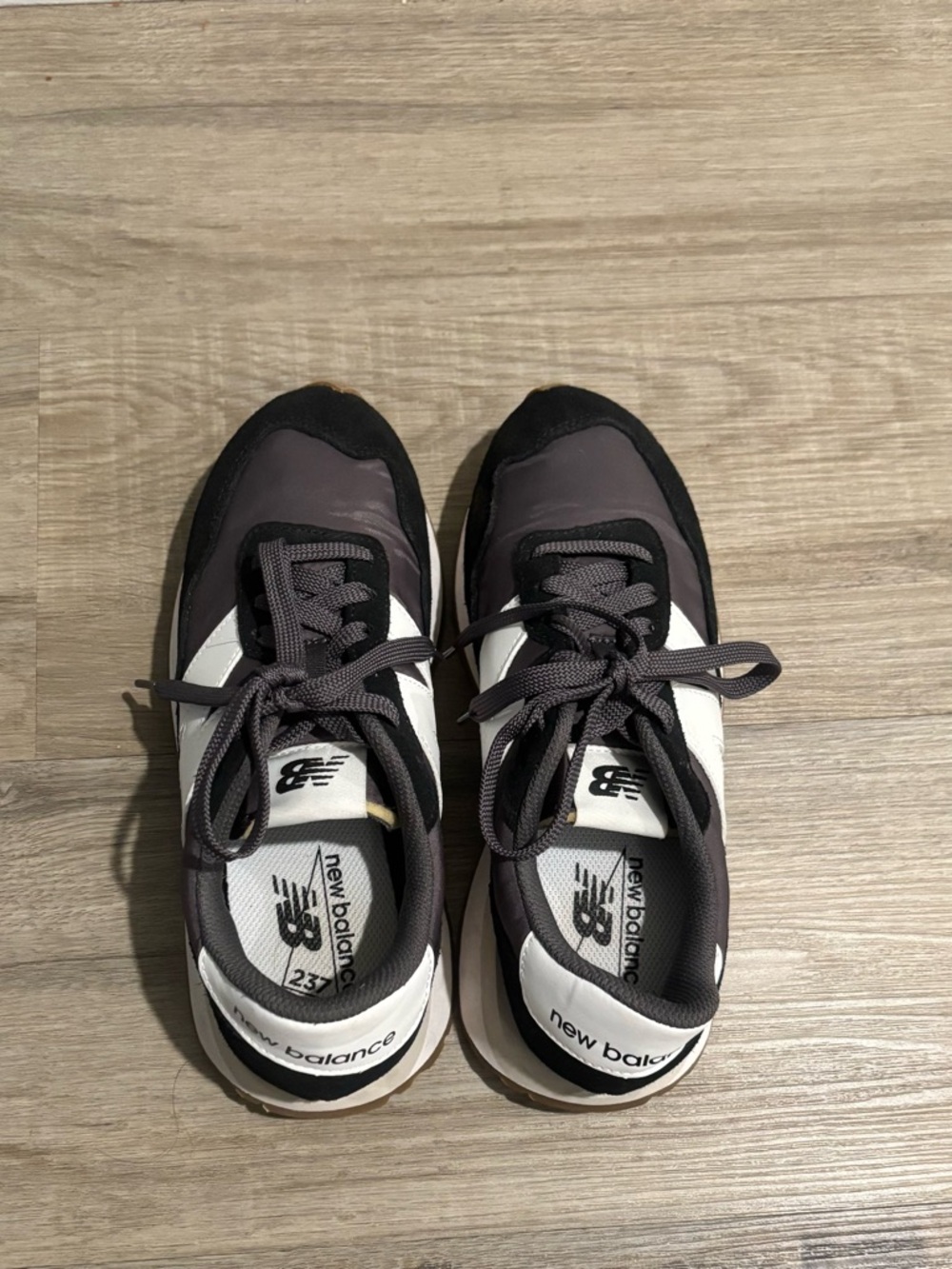 New Balance 237 Black, White & Gray Classic Trainer - Picture 6 of 6